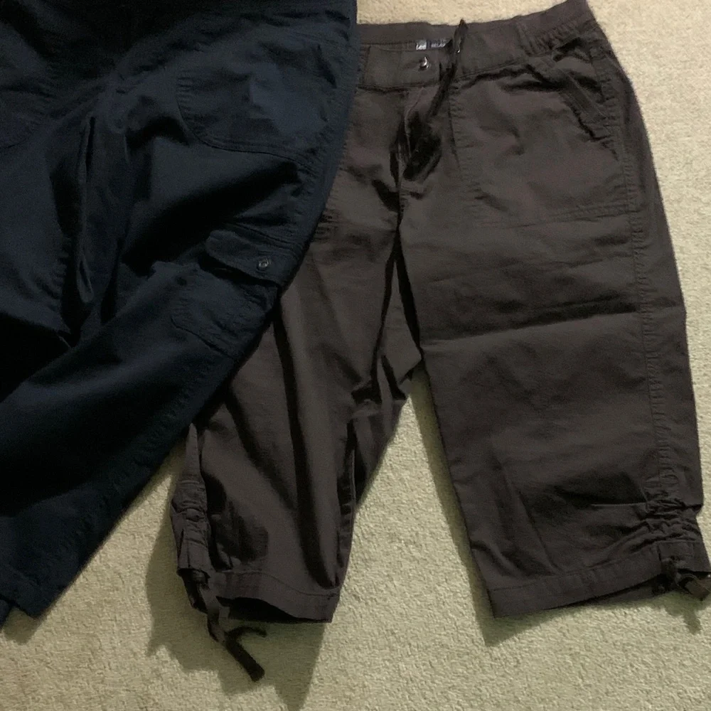 Lee Black Cargo Pants for Women 2 Pair one Black 1 Brown. $6.00 for Both - Picture 10 of 10